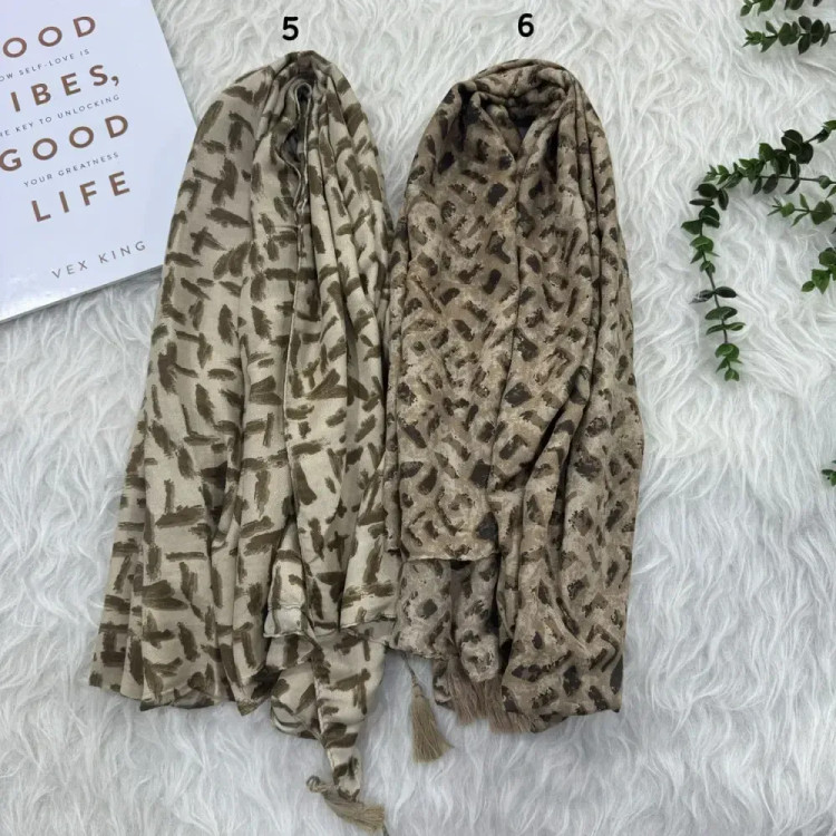 شال نخی کرم قواره 190 در 75 سانتی متر مناسب استفاده روزمره