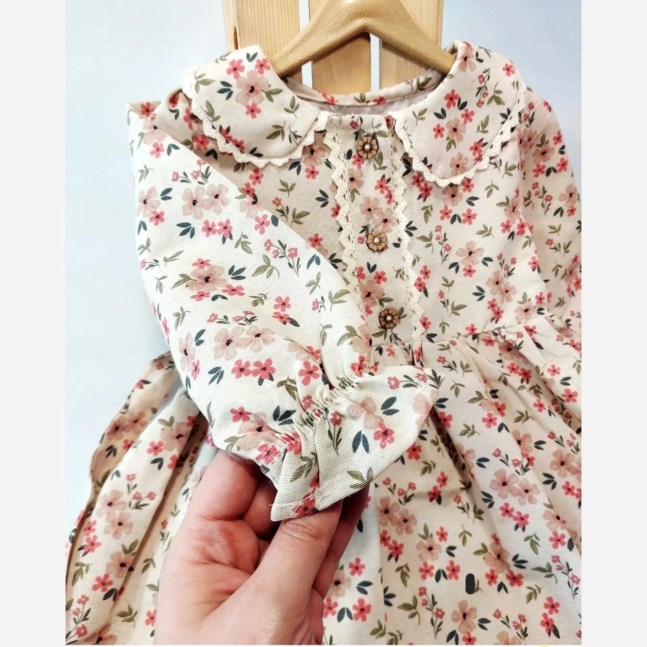 پیراهن دخترانه لینن وارداتی طرح گل مناسب 2 تا 8 سال
