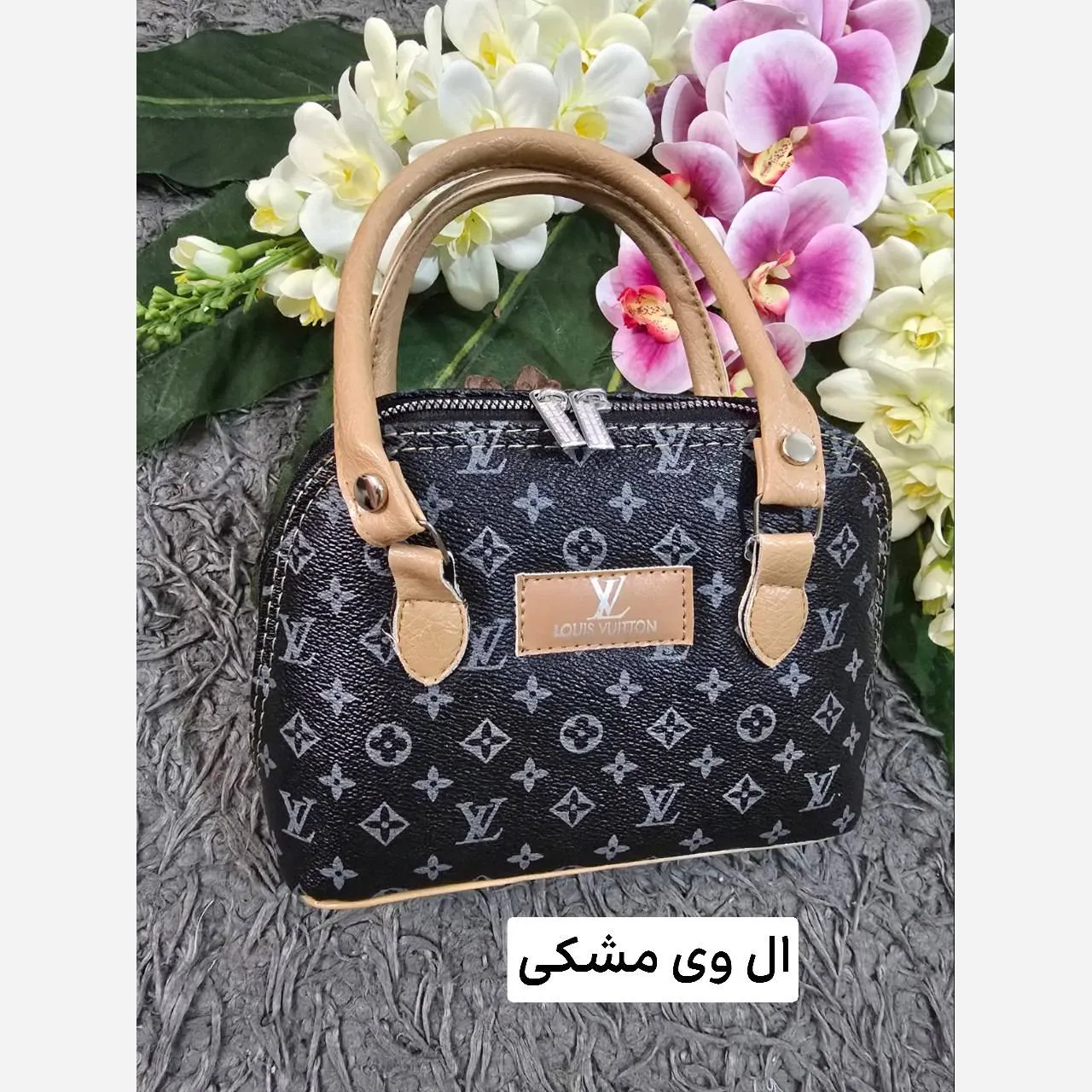 کیف چرمی مدل شبدر بند بلند زنانه در دو رنگ مشکی و فندی