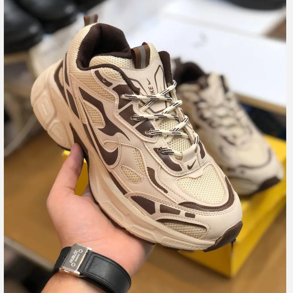 کفش اسپرت نایک مدل ورمر رنگ کرم قهوه ای مناسب پیاده روی و استفاده روزمره