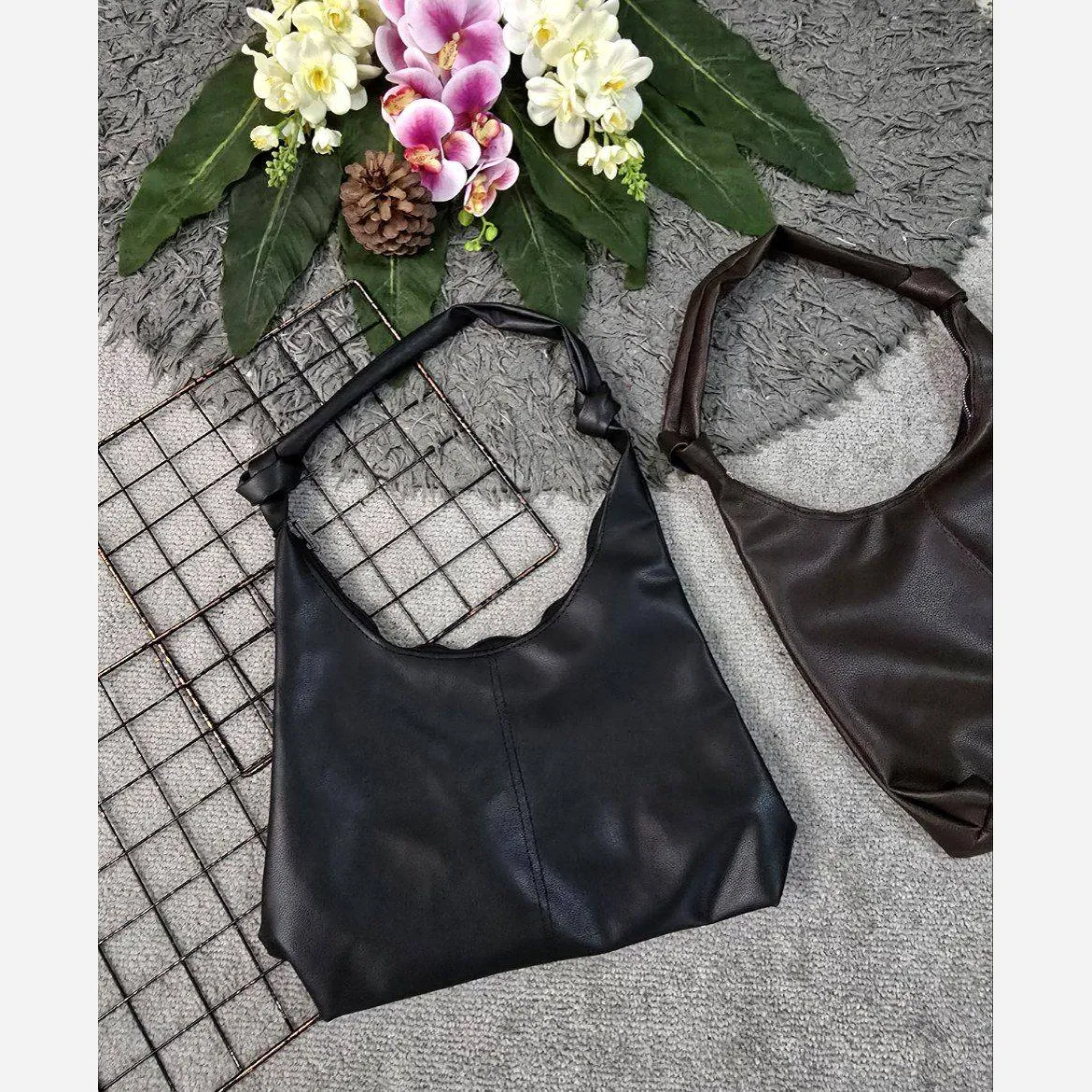 کیف چرمی بند گره ای سبک و جادار رنگ مشکی و موکا