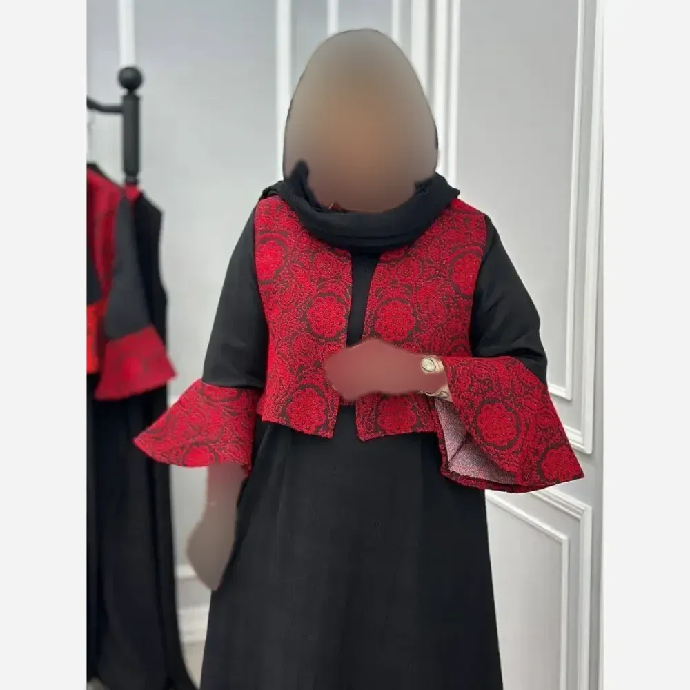 ست سه تیکه کت و سارافن و کمربند جنس کت تافته سارافن ژاکارد فری سایز 38 تا 48