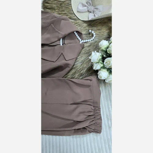 ست کت و شلوار پانچ مازراتی گرم بالا فری سایز تا 48 رنگ کرم و نسکافه ای
