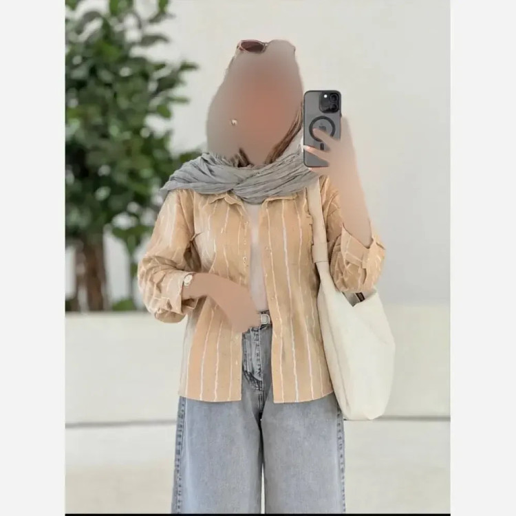 مانتو راه راه نفیس جنس پری نگینی درجه یک فری سایز