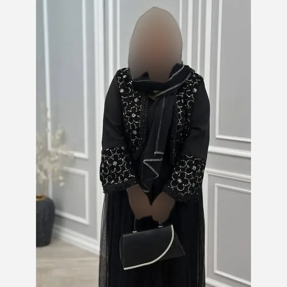 ست سه تیکه مشکی کت کرپ مازراتی و دامن تور سایز 38 تا 46