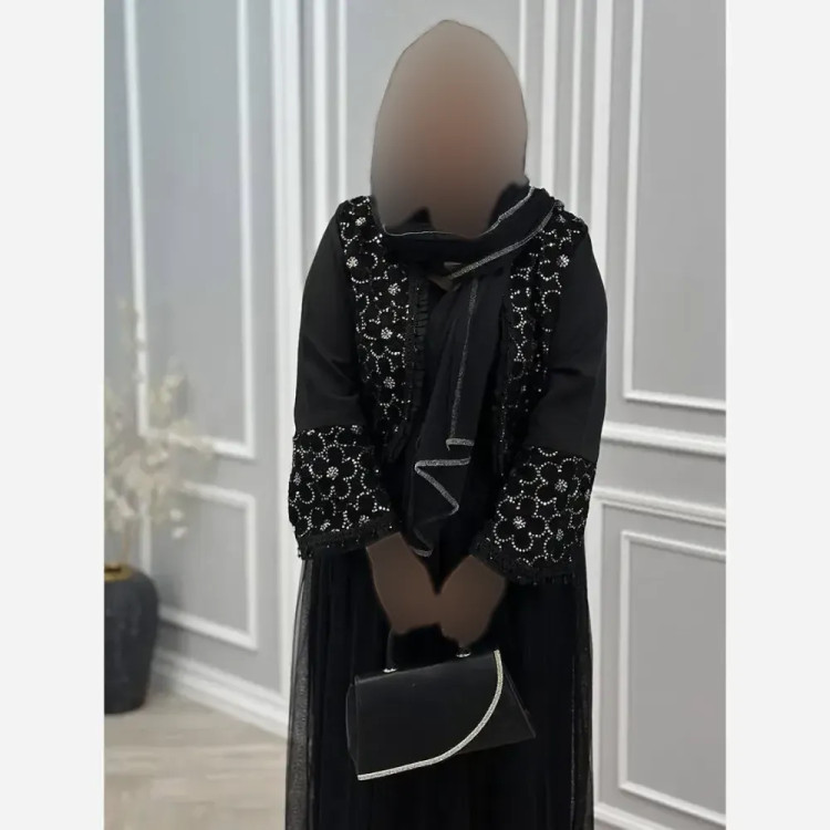 ست سه تیکه مشکی کت کرپ مازراتی و دامن تور سایز 38 تا 46