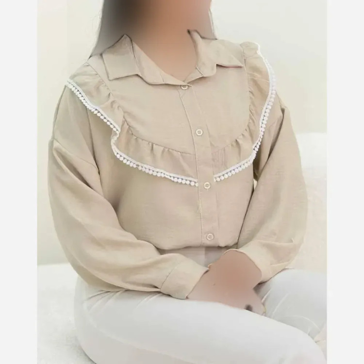 شومیز عروسکی توپی شانتون خرجکار کنفی رنگ کرم فری سایز تا 48