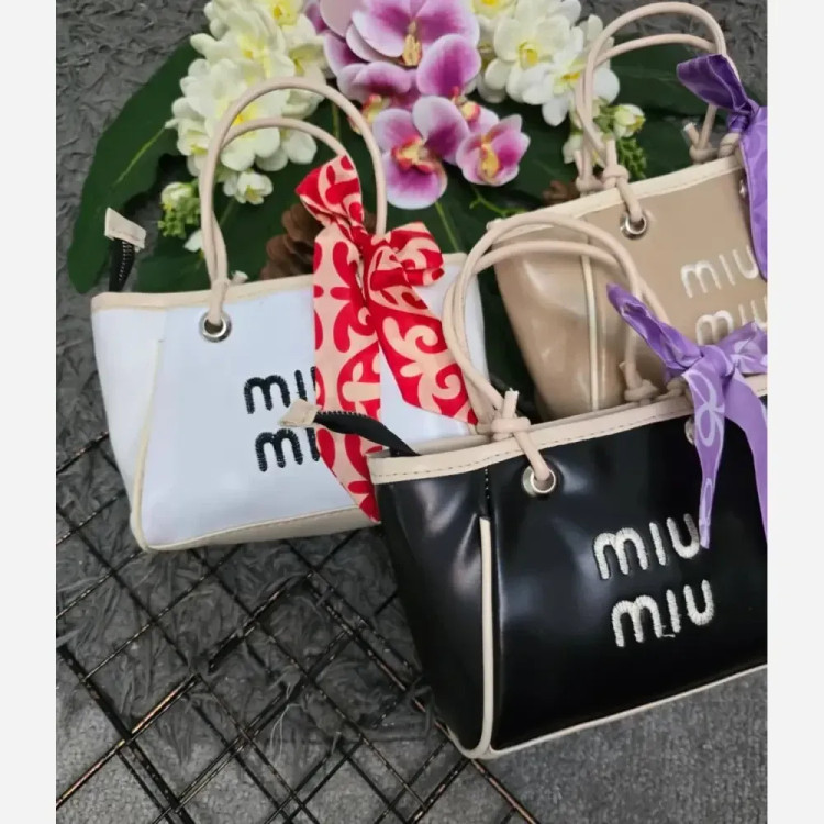 کیف کیمیا چرمی شیک و اسپرت سایز 20 در 15 رنگ مشکی سفید کرم نسکافه