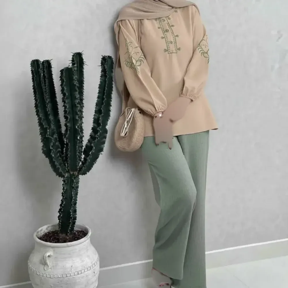 ست تونیک شلوار گندم جنس شانتون سبزسدری فری سایز گلدوزی شده