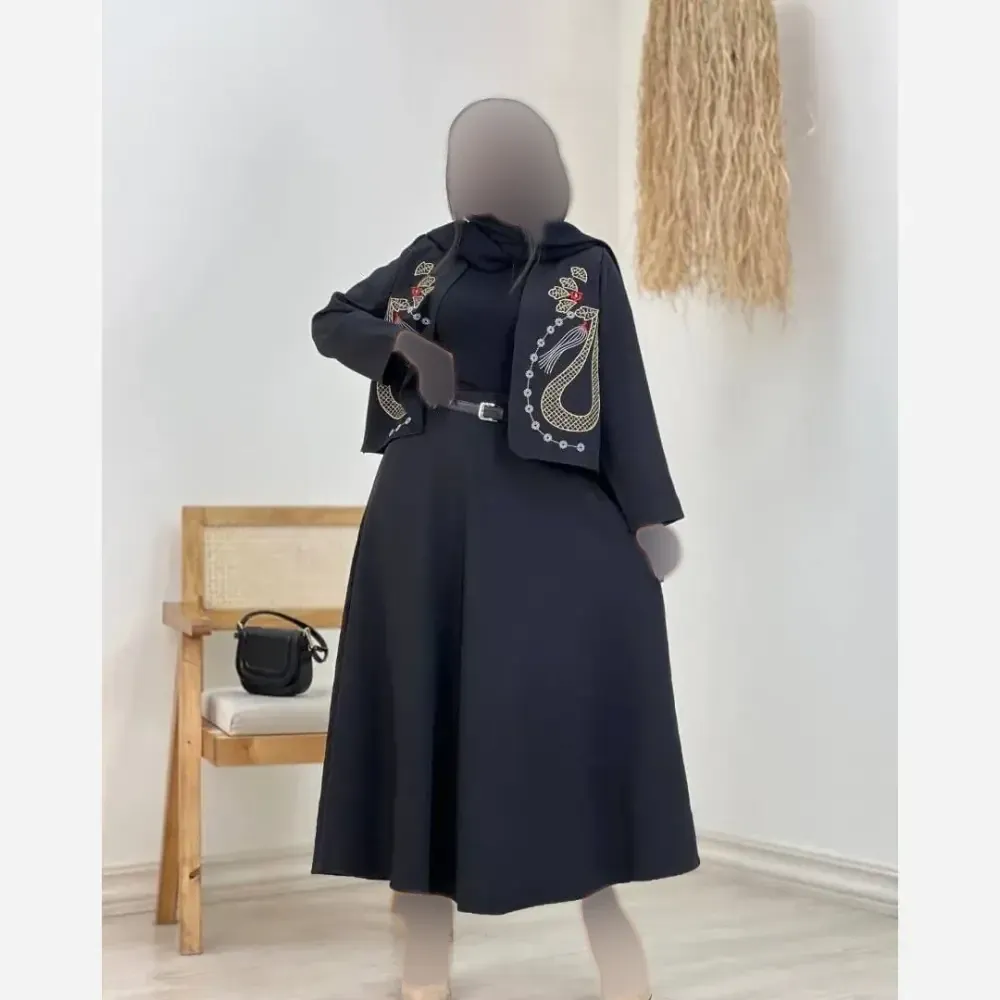 ست کت و دامن مازراتی یارا رنگ مشکی فری سایز گلدوزی شده
