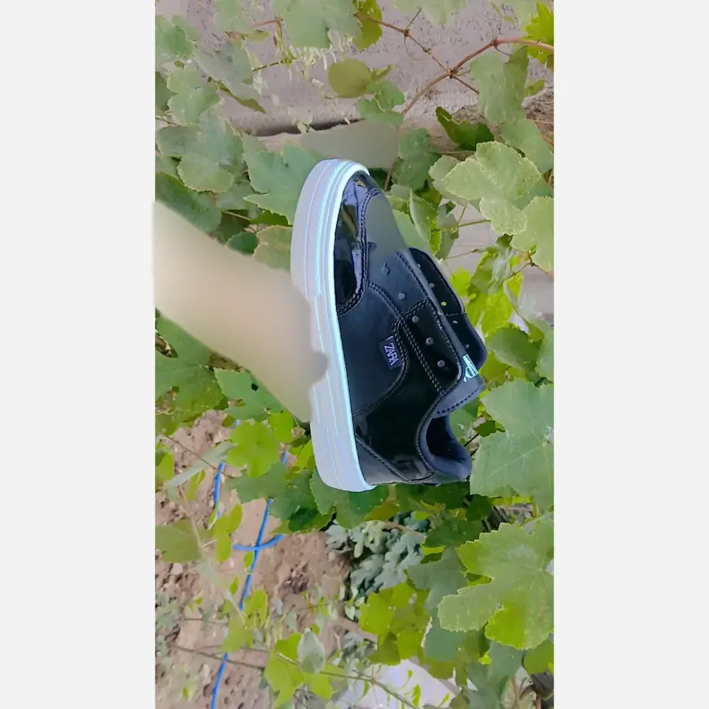 کفش ونس زارا زنانه زیره پلیمر سفید و مشکی