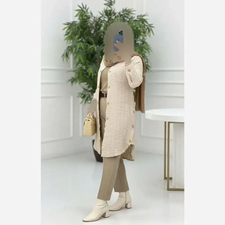 مانتو سروین ژاکارد کوک دوزی درجه یک رنگ مشکی و کرم سایز یک و دو