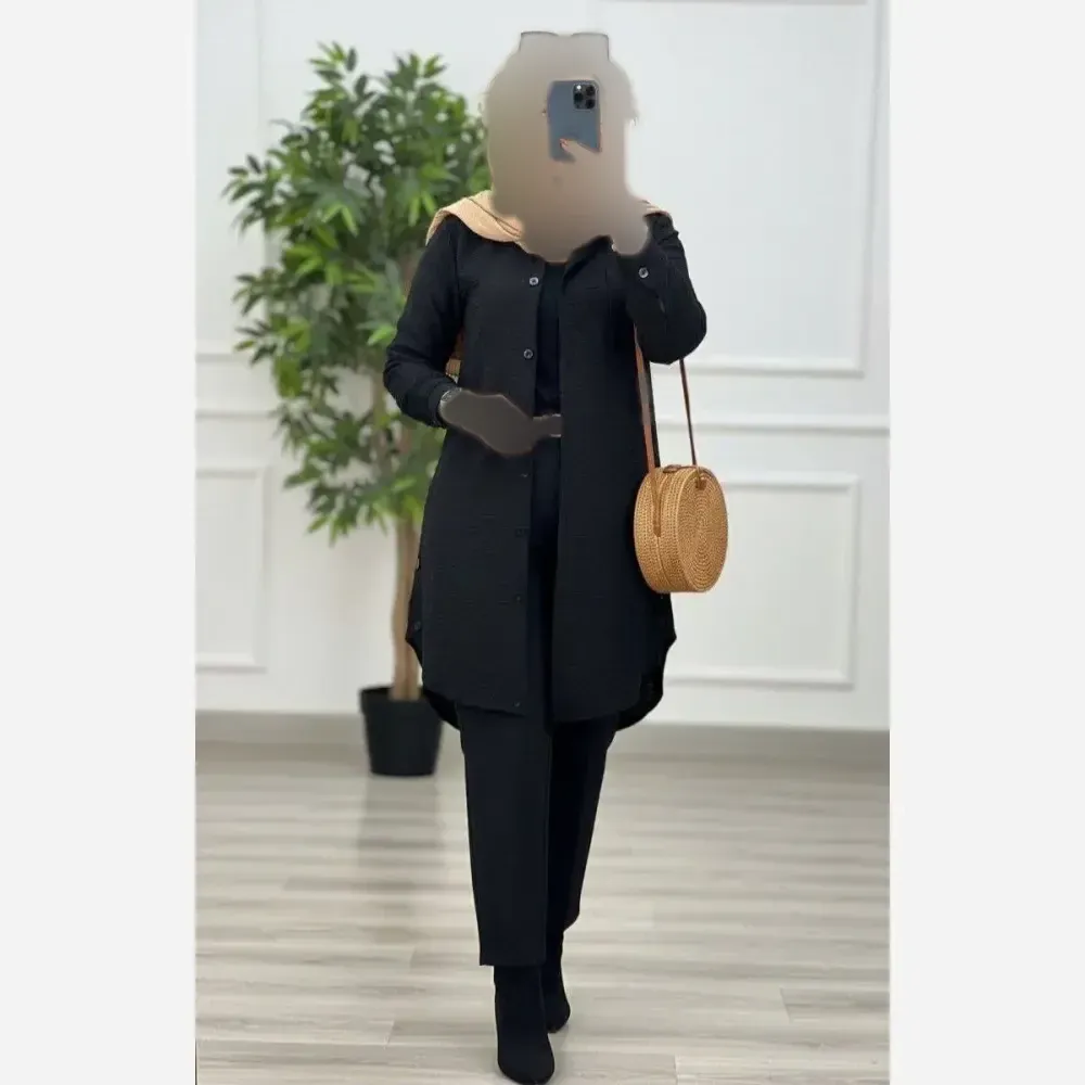 مانتو سروین ژاکارد کوک دوزی درجه یک رنگ مشکی و کرم سایز یک و دو