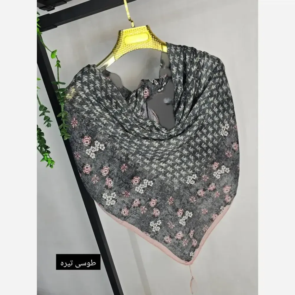 روسری پلیسه زنانه ابعاد 125 در 125 شاین دار مدل جوانه