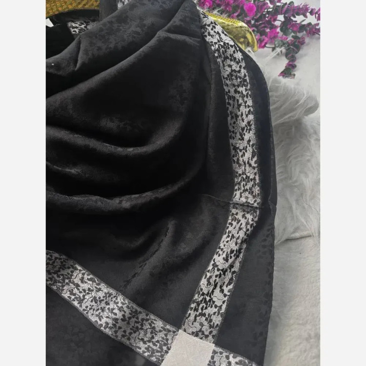 روسری ژاکارد ابریشم ترک دورو حاشیه نقره کوب سایز 90 در 90 چهار فصل