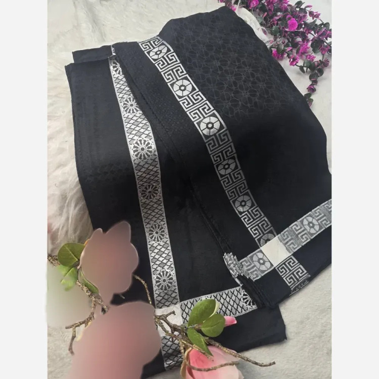 روسری ژاکارد ابریشم ترک دورو حاشیه نقره کوب سایز 90 در 90 چهار فصل