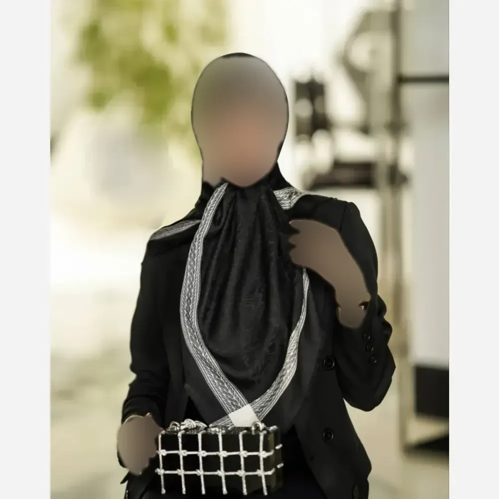 روسری ژاکارد ابریشم ترک دورو حاشیه نقره کوب سایز 90 در 90 چهار فصل