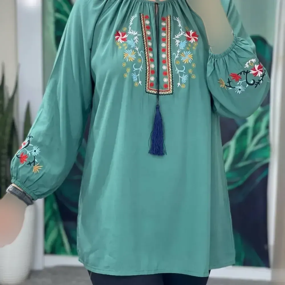 شومیز گلدوزی مارال جنس شانتون فری سایز رنگ بندی متنوع