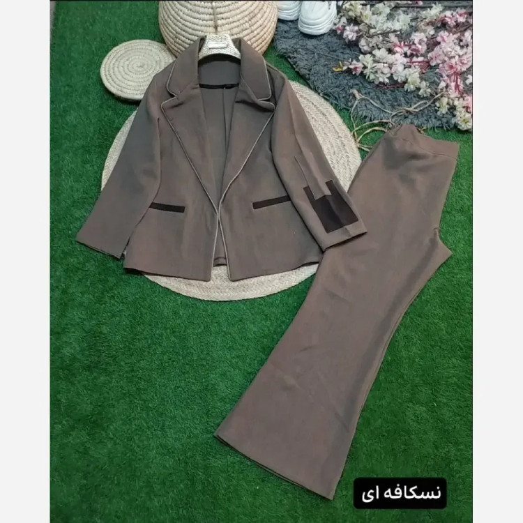 ست کت و شلوار زنانه نیلوفر جنس هرمس درجه یک سایز 38 تا 46 رنگ کرم قهوه ای نسکافه ای
