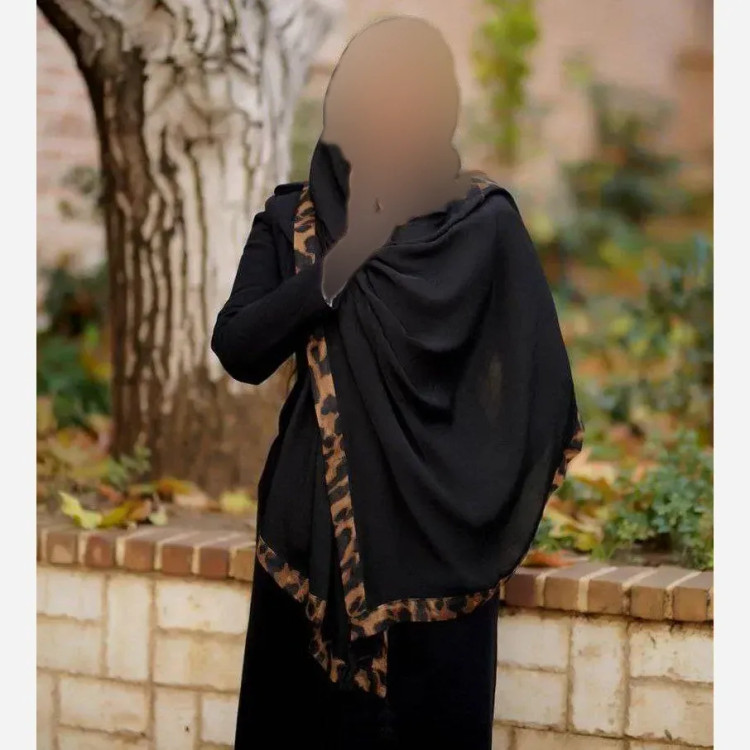 شال حاشیه پلنگی پلیسه ریز مشکی سایز 60 در 180 سانت