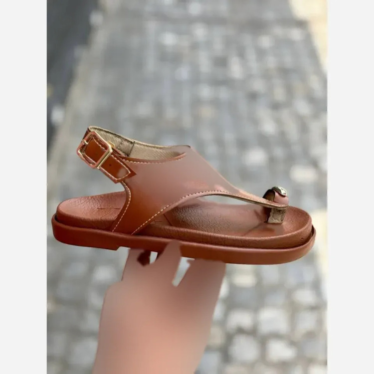 صندل زنانه لا انگشتی زارا طبی سبک چرم بیاله