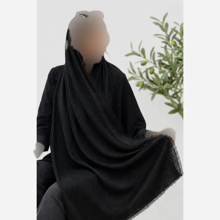 شال مجلسی مشکی برشکا لب دانتل و نگین کوبی طرح مزونی ابعاد 70 در 180 سانتی متر
