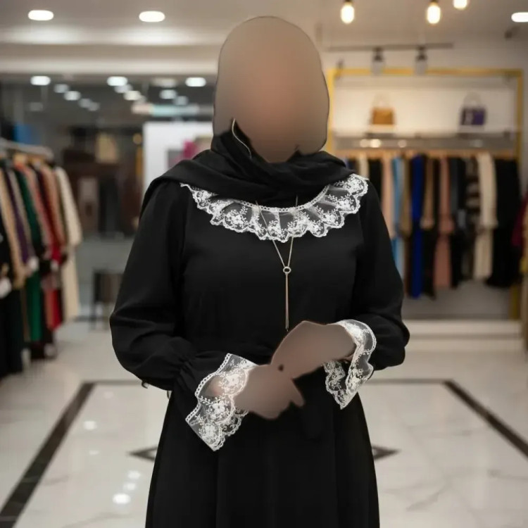 پیراهن عبایی محبوبه جنس الیزه فری سایز رنگ مشکی گیپور مشکی و سفید