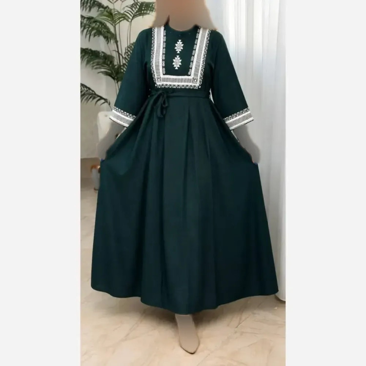 پیراهن نخی زنانه مدل گزنه رنگ مشکی و سبز تیره سایز فری