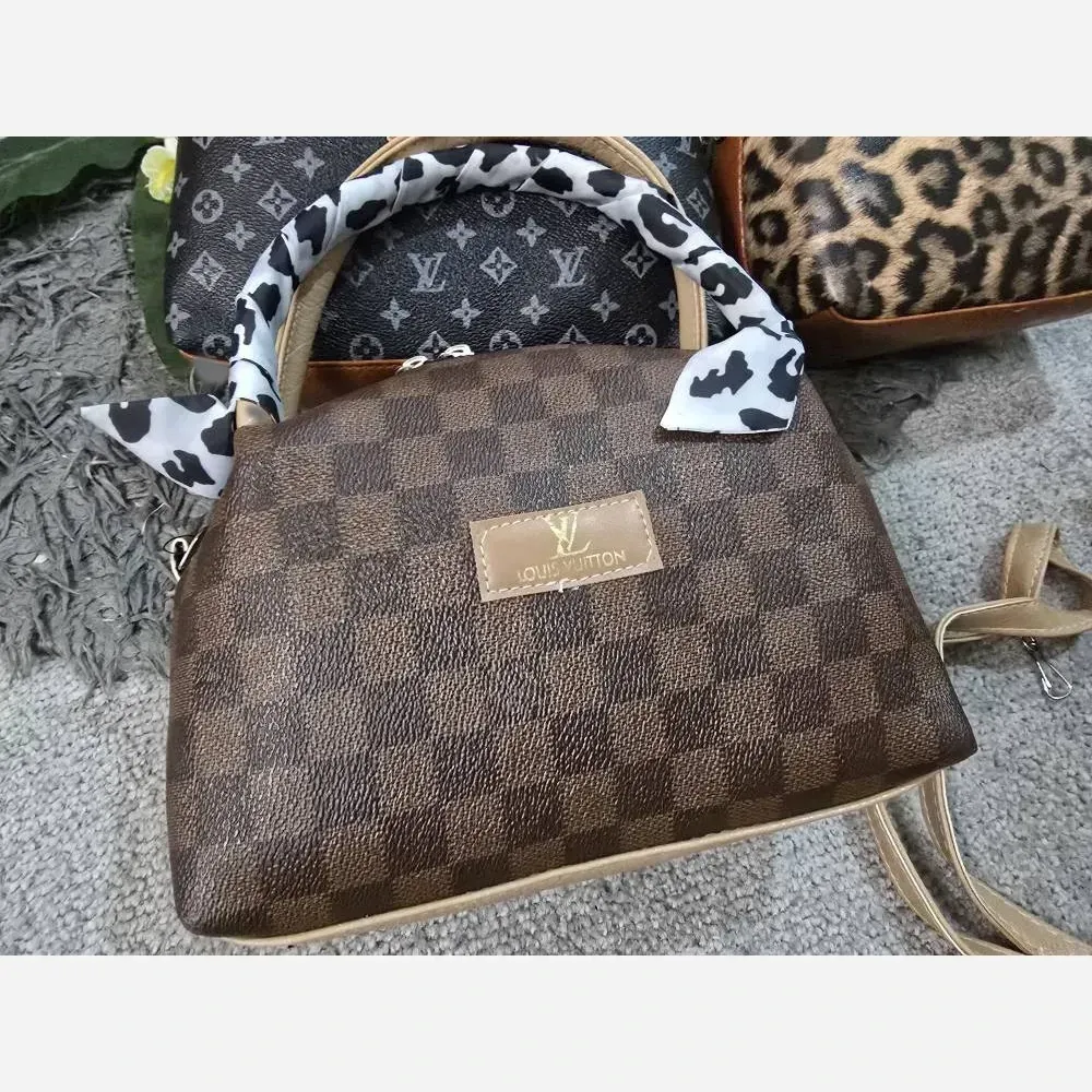 کیف مژگان چرمی با کیفیت بند بلند پلنگی گوچی ال وی مشکی موکا