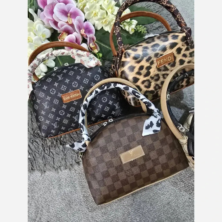 کیف مژگان چرمی با کیفیت بند بلند پلنگی گوچی ال وی مشکی موکا