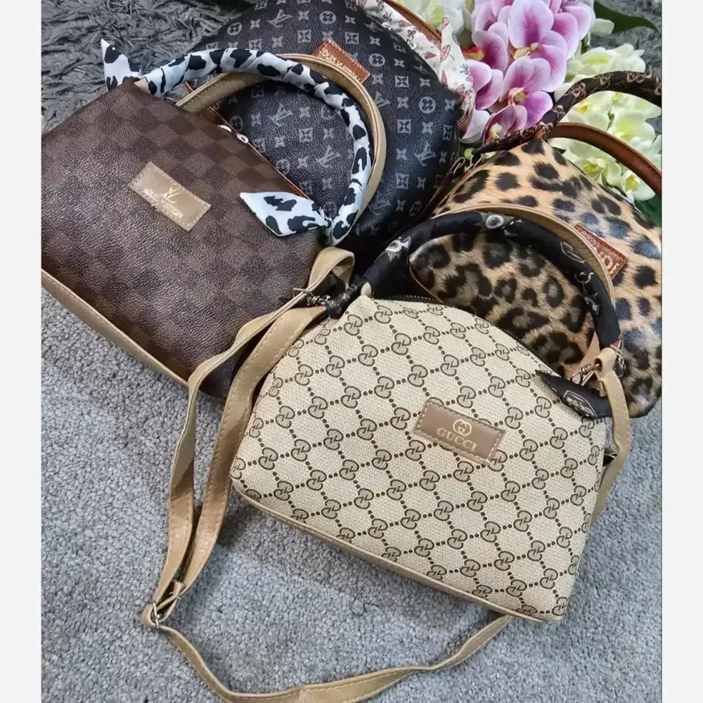 کیف مژگان چرمی با کیفیت بند بلند پلنگی گوچی ال وی مشکی موکا