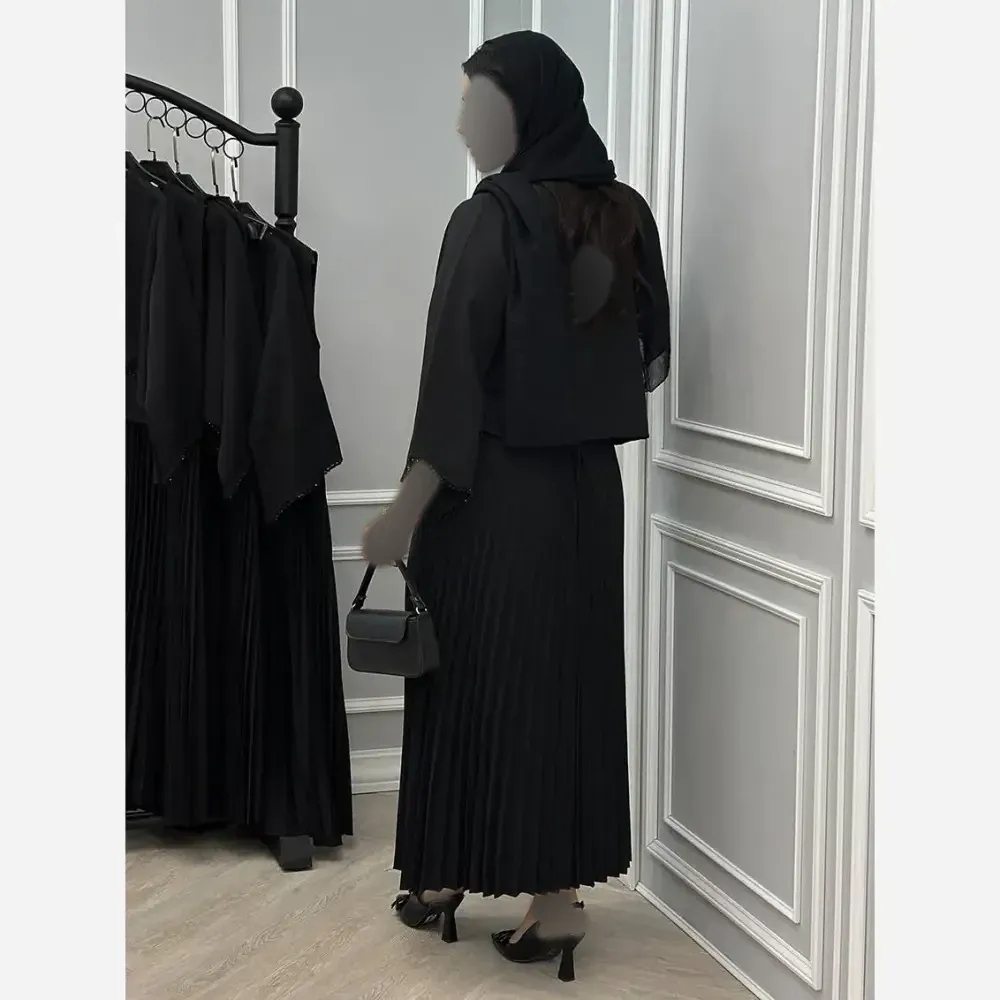 سه تیکه سارافون بوگاتی و کت کرپ مازراتی رنگ مشکی فری سایز فاریا