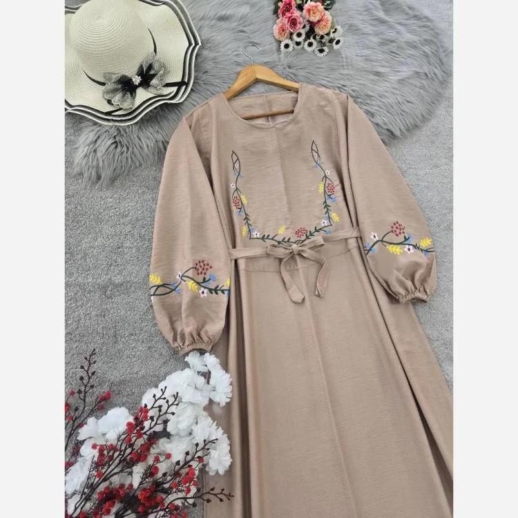کفتان گلدوزی گلبرگ جنس بابوس فری سایز رنگ کرم نسکافه ای سبزسدری زرشکی