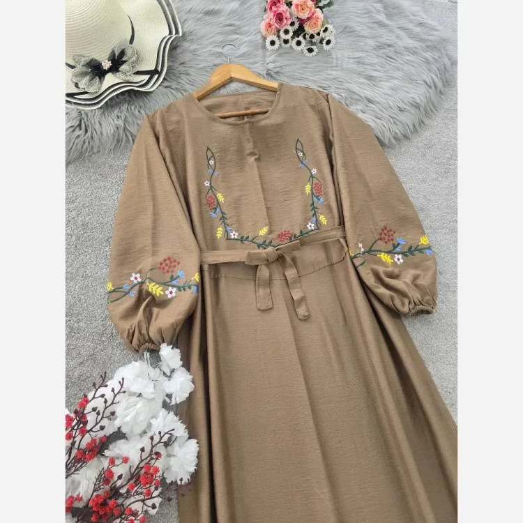 کفتان گلدوزی گلبرگ جنس بابوس فری سایز رنگ کرم نسکافه ای سبزسدری زرشکی