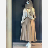 ست شومیز دامن چین چیلا جنس کراش آیوا و گیپور رنگ نسکافه ای سبز طوسی