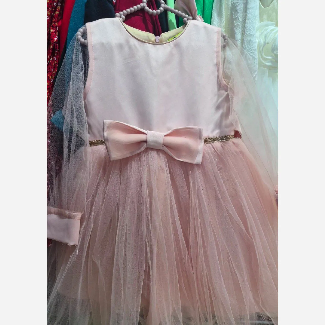 پیراهن مجلسی دخترانه آستین تور ساتن آمریکایی همراه با گل سر سایز 4 تا 11 سال