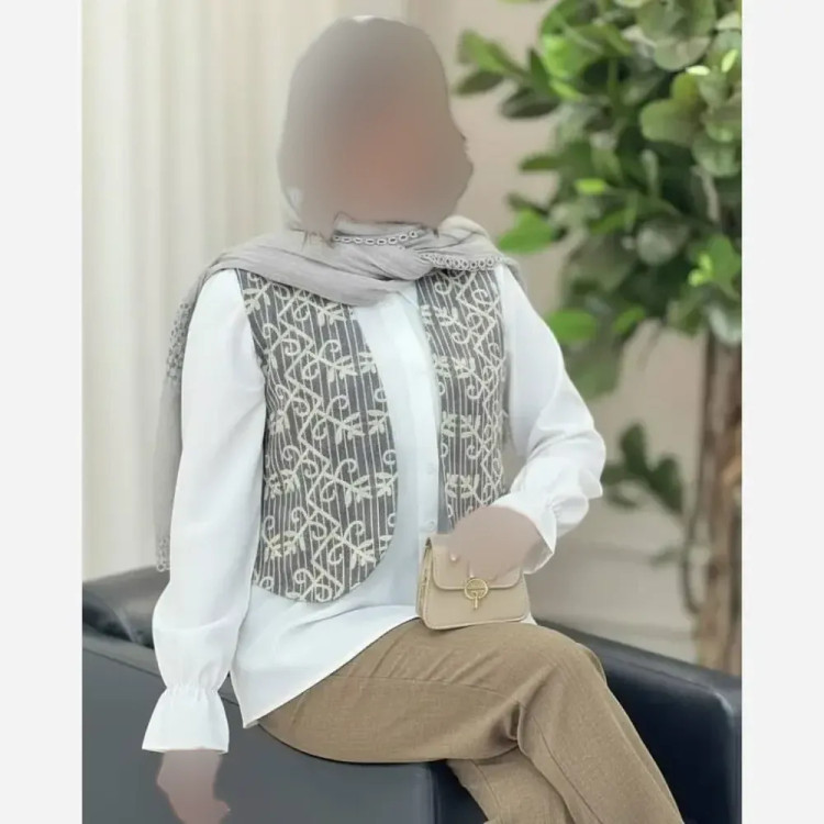 ست شومیز داکرون و شلوار شانتون و جلیغه خامه دوزی مشکی فری سایز