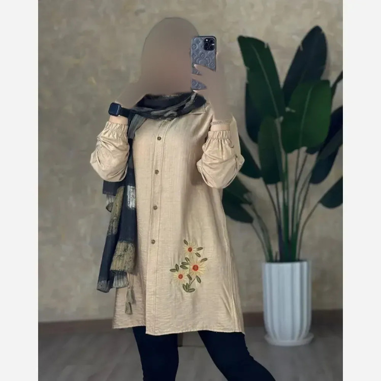 شومیز مانتویی گلدوزی شده سه گل بابونه جنس شانتون