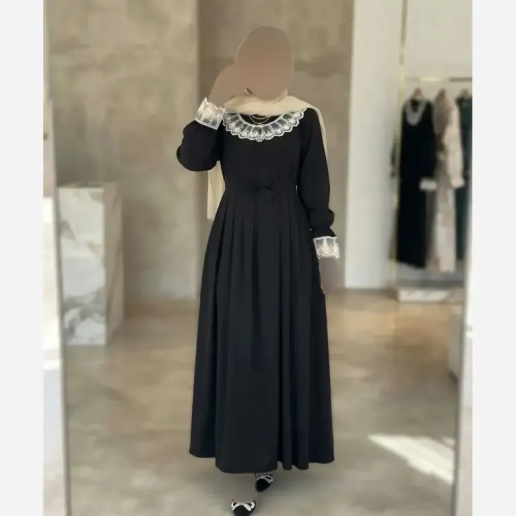 عبا زنانه یقه گیپور جنس الیزه مشکی فری سایز کمربنددار