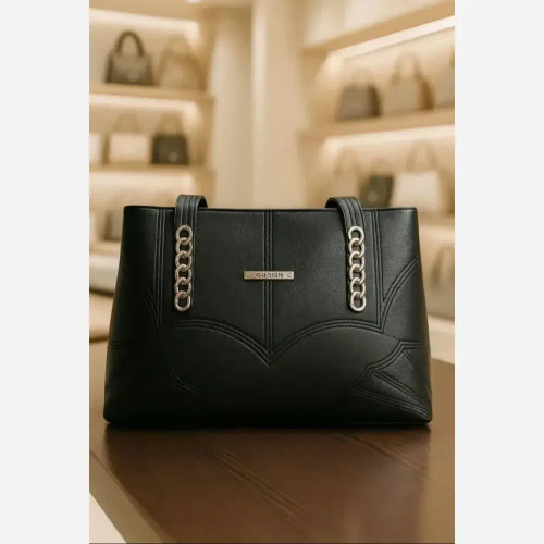 کیف صدف رنگ مشکی ابعاد 30 در 22