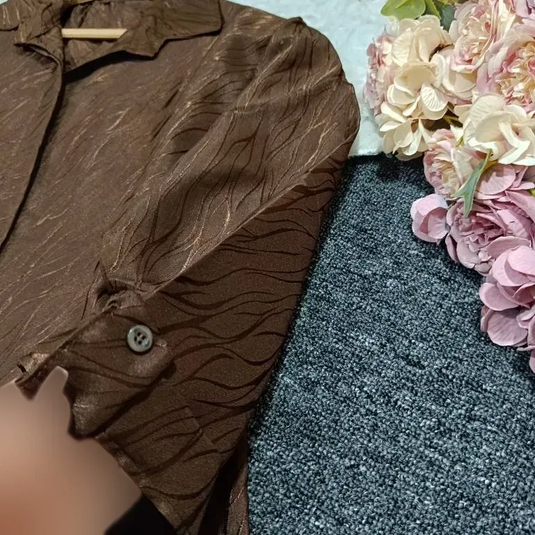 شومیز ساتن زنانه سوپر ساتن خارجی فری سایز 38 تا 48 رنگ بندی متنوع