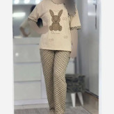 ست تیشرت شلوار زنانه طرح خرگوش جنس دورس اسپان رنگ کرم سایز 38 تا 46