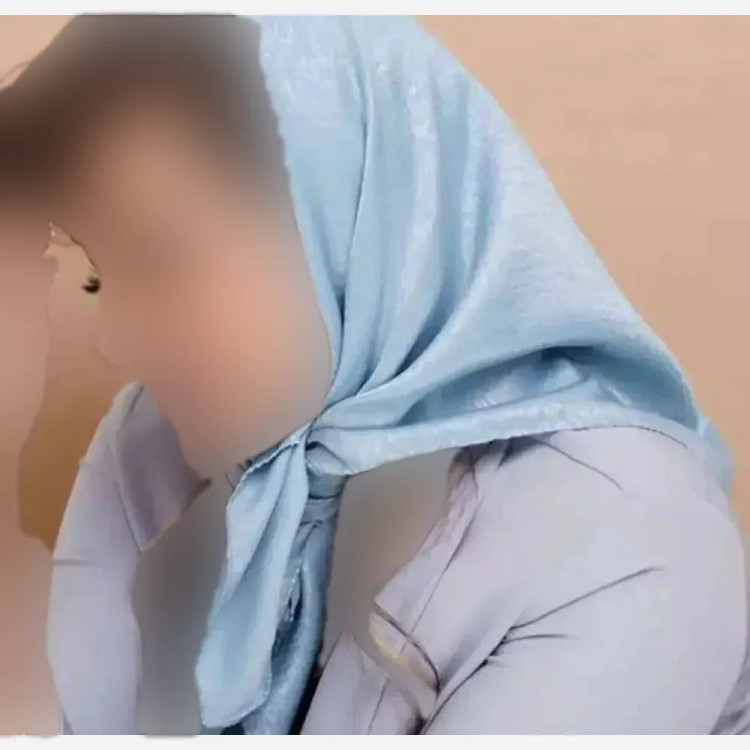 مینی اسکارف سیلک ساتن ابعاد 75 در 75 رنگی بهاره