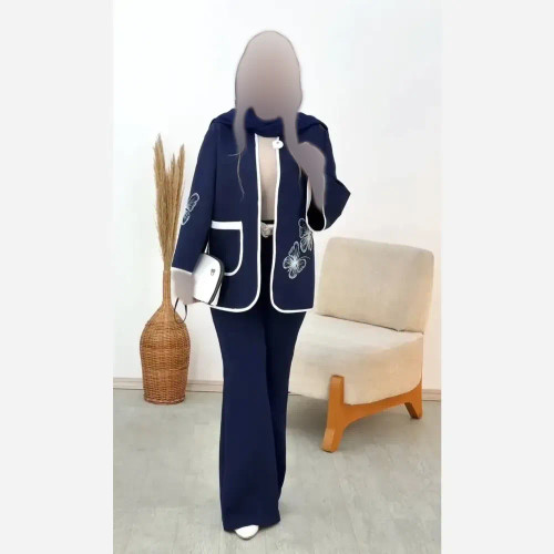 ست مانتو شلوار مازراتی مدل ستاره رنگ مشکی و سرمه ای و خاکی و شکلاتی سایز یک و دو