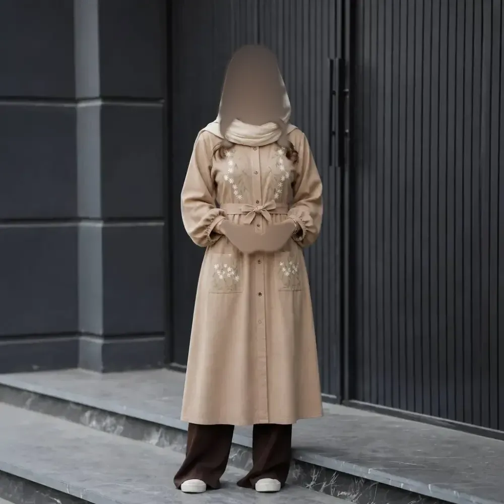 مانتو گلدوزی نهال جنس شانتون فری سایز کمربند دار