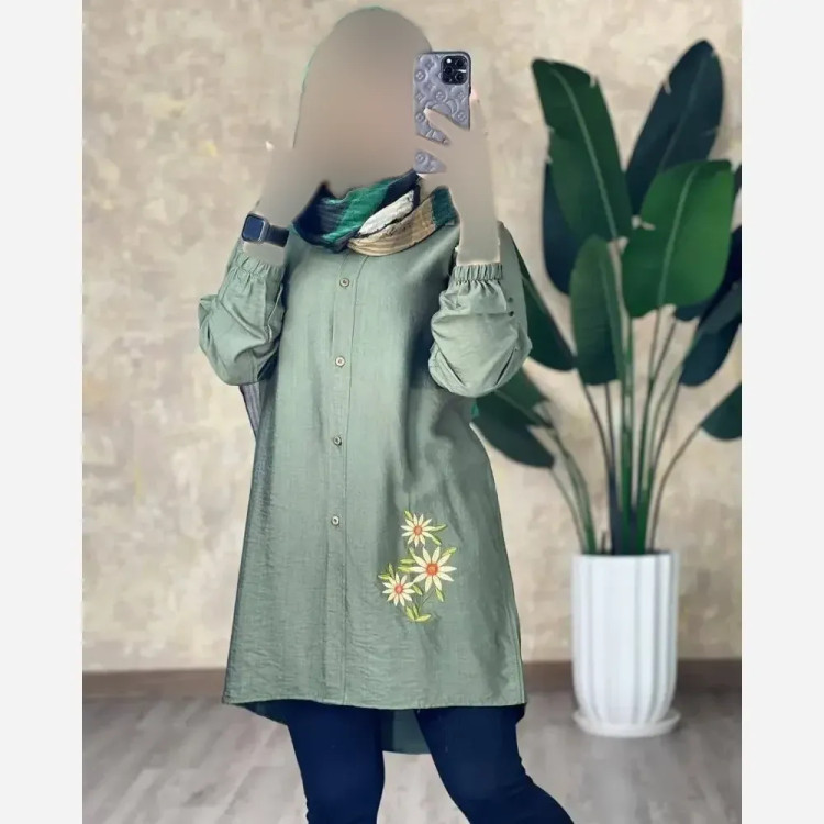 شومیز مانتویی گلدوزی شده سه گل بابونه جنس شانتون