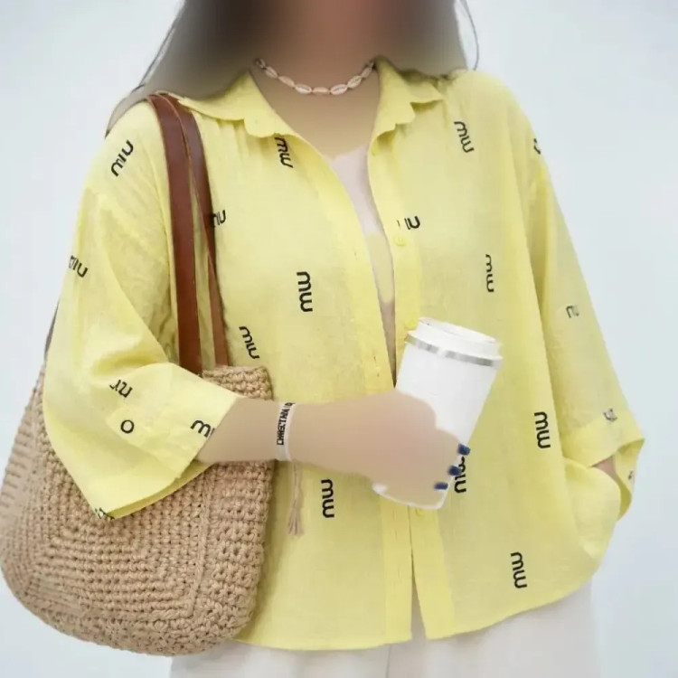 شومیز زنانه جنس سوپر ینزی درجه یک فری سایز رنگ لیمویی و کالباسی