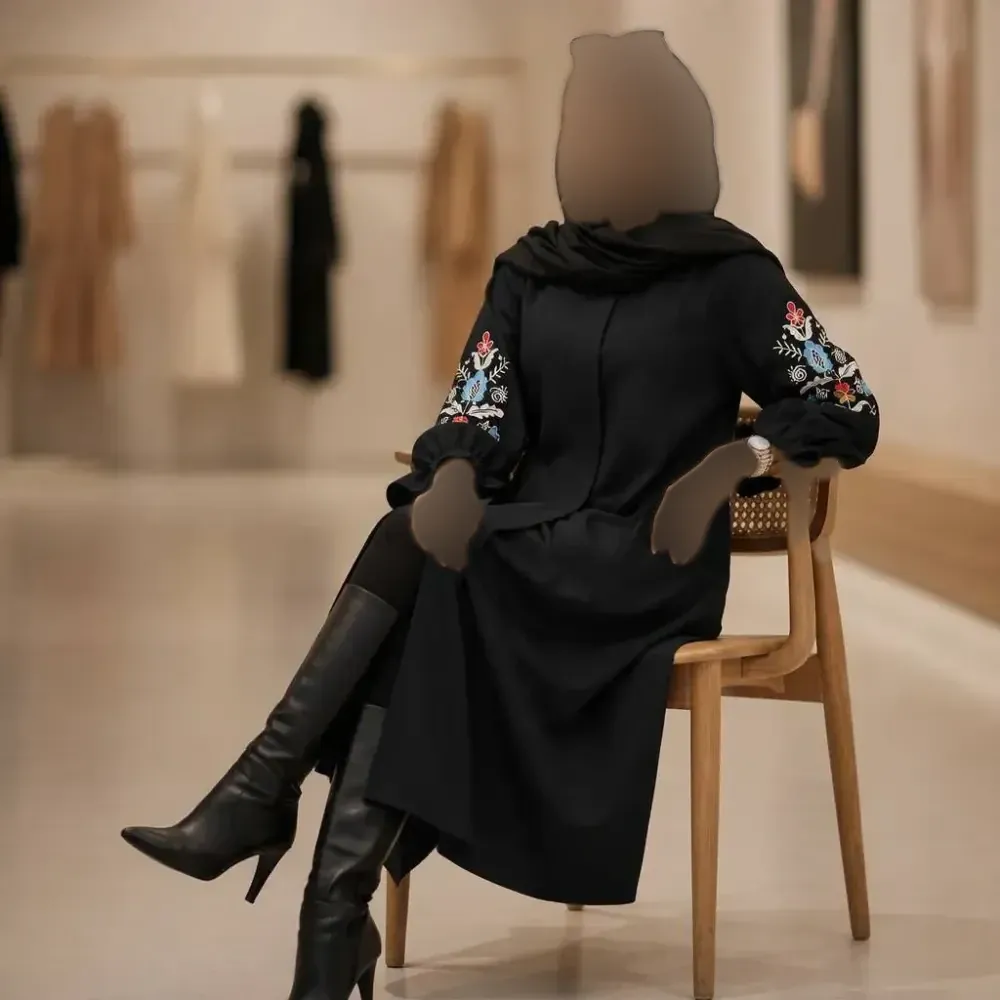 مانتو بلند مازراتی گلدوزی شده زنانه مشکی فری سایز (40-50)