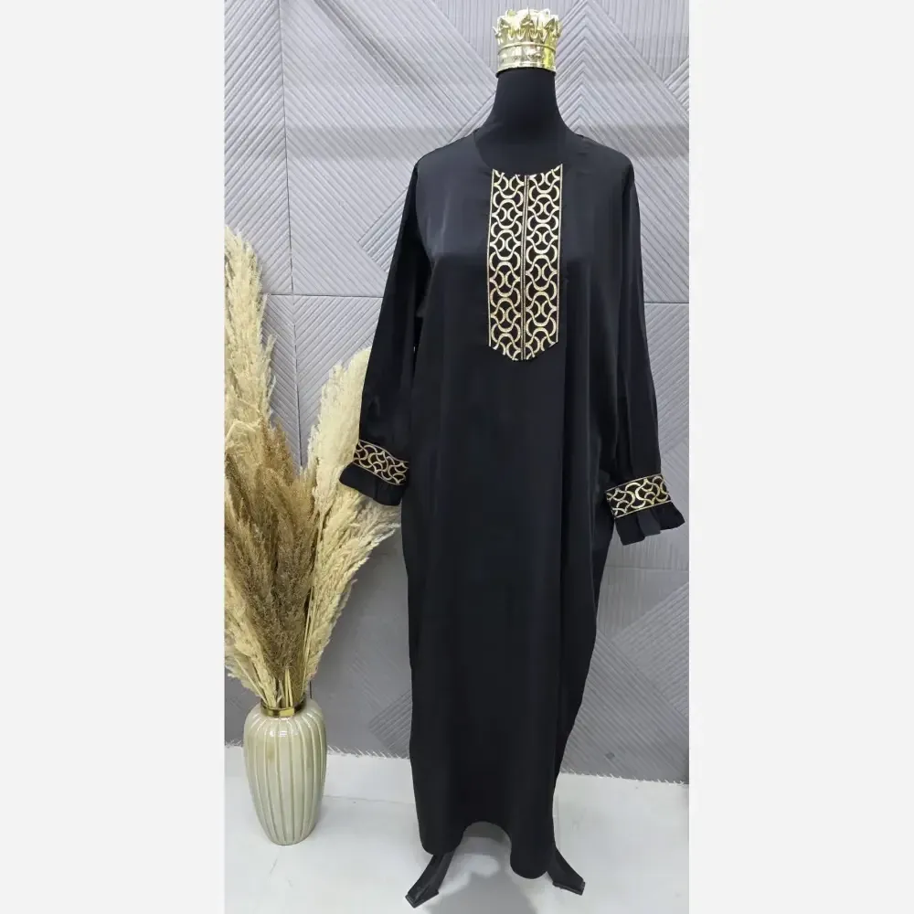 عبایی مدل یاس جنس الیزه مشکی فری سایز تا 48 قد 135 دور سینه 130 بند تنظیم
