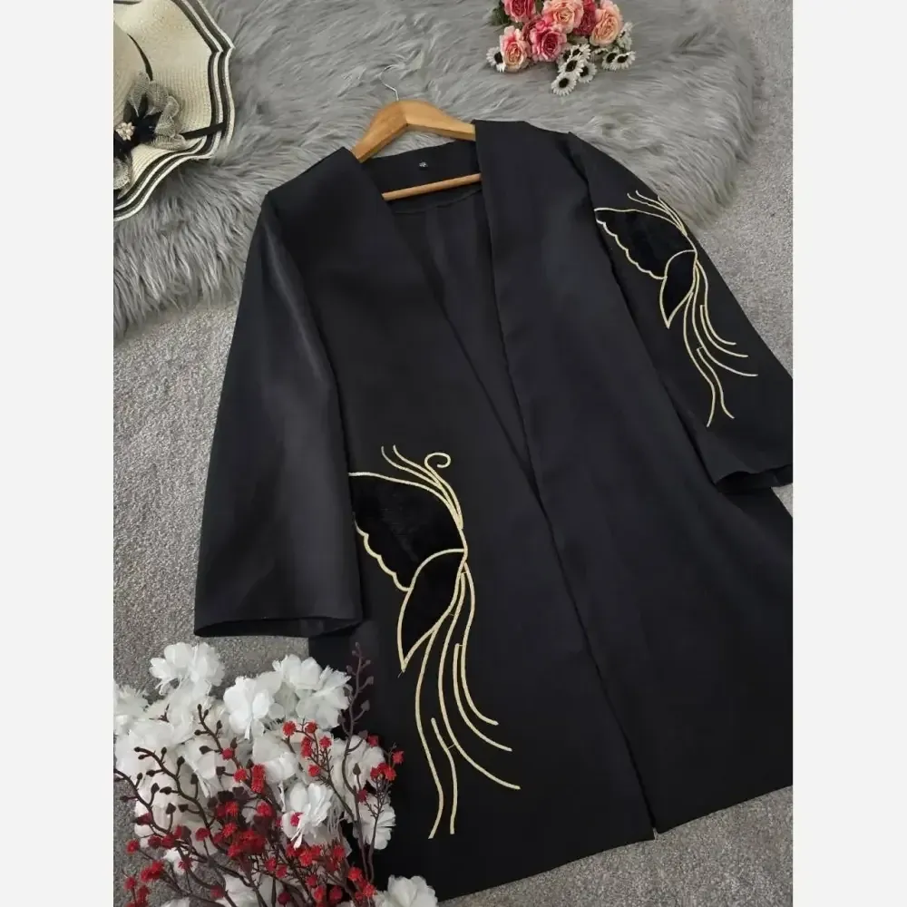 مانتو کتی پروانه مشکی گلدوزی شده جنس مازراتی قد 85 سایزبندی کامل